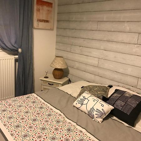 איזין Jolie Chambre Dans Quartier Calme מראה חיצוני תמונה